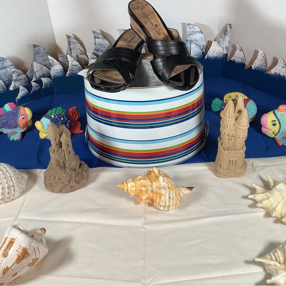 New black sandals by Montego Bay